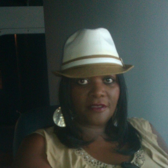 Meet your Posher, Cheryl - Picture 1 of 1